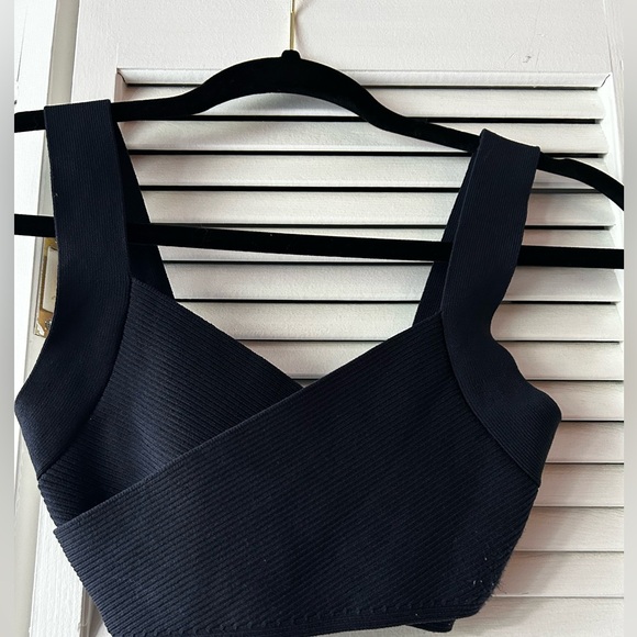 Aritzia - Babaton Collection Crop Top - Picture 3 of 3